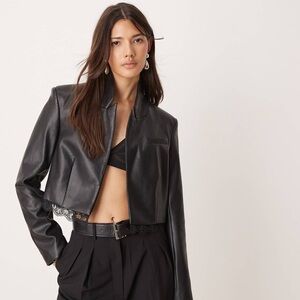Miss Selfridge Tailored Crop Blazer in Black - 6